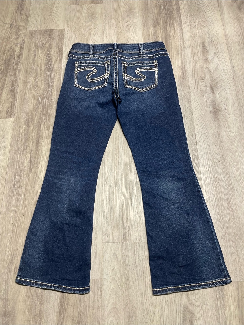 Silver Jeans Flared Suki Bootcut Women's Jeans with Embroidered Pockets